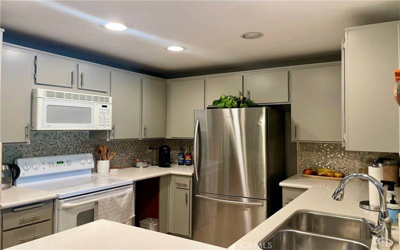 Recessed lighting and plenty of counter space