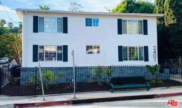 2401 N Beachwood Drive 4, Los Angeles, California 90068, 1 Bedroom Bedrooms, ,1 BathroomBathrooms,Residential Lease,Rent,2401 N Beachwood Drive 4,24474973