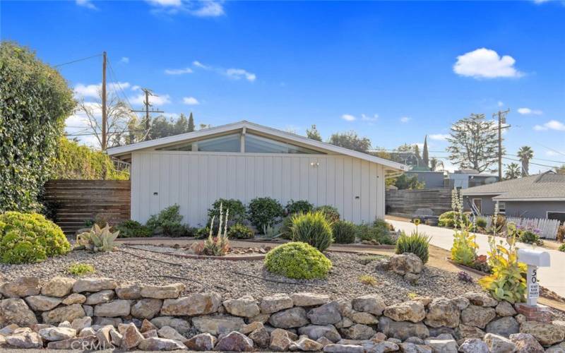 Landscaped Front Yard stays super sharp for year-round curb appeal