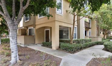 128 Gallery Way, Tustin, California 92782, 3 Bedrooms Bedrooms, ,2 BathroomsBathrooms,Residential Lease,Rent,128 Gallery Way,OC24255051