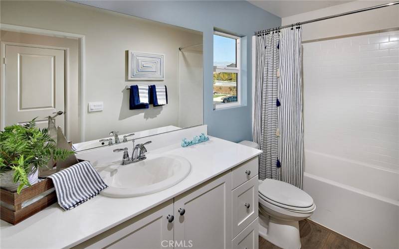 MODEL HOME MULTIGEN BATH