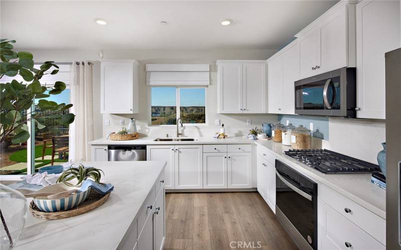 MODEL HOME KITCHEN