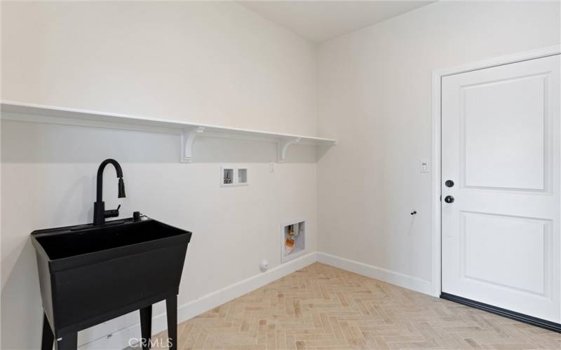 Individual laundry room