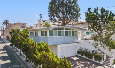 3203 Bayside Drive, Corona Del Mar, California 92625, 2 Bedrooms Bedrooms, ,1 BathroomBathrooms,Residential Lease,Rent,3203 Bayside Drive,OC24249938