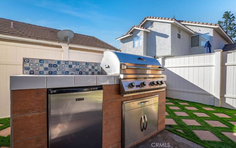 BBQ and outdoor refrigerator