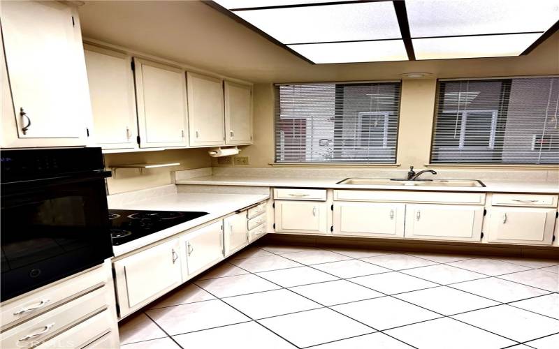 Well maintained Kitchen