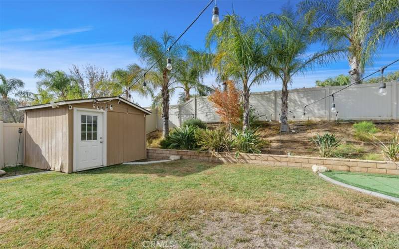 shed on concrete slab