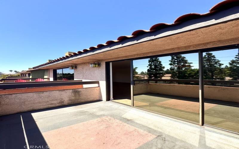 Indoor outdoor dining options with this massive balcony right off formal dining area.