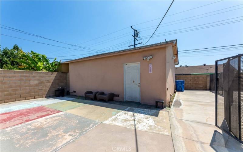 Detached 2 car garage with alley access behind