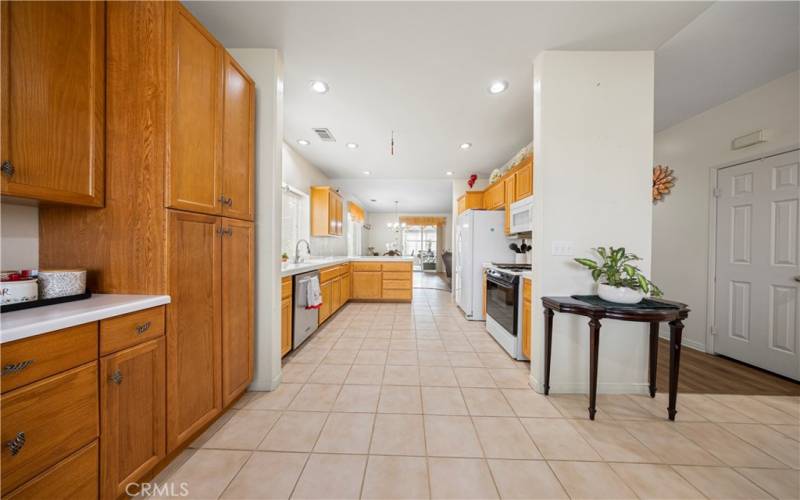 Breakfast Area / Kitchen