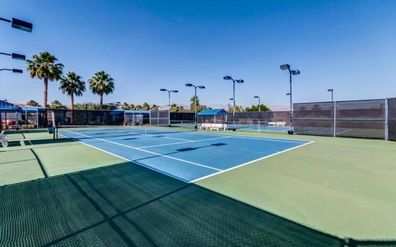 SCSH tennis courts