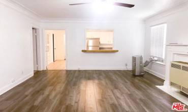 2804 S Francis Avenue, Los Angeles, California 90005, 2 Bedrooms Bedrooms, ,1 BathroomBathrooms,Residential Lease,Rent,2804 S Francis Avenue,25477427