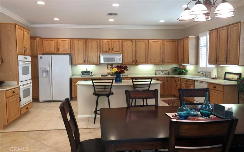 Double Oven and Cabinets Galore!!!