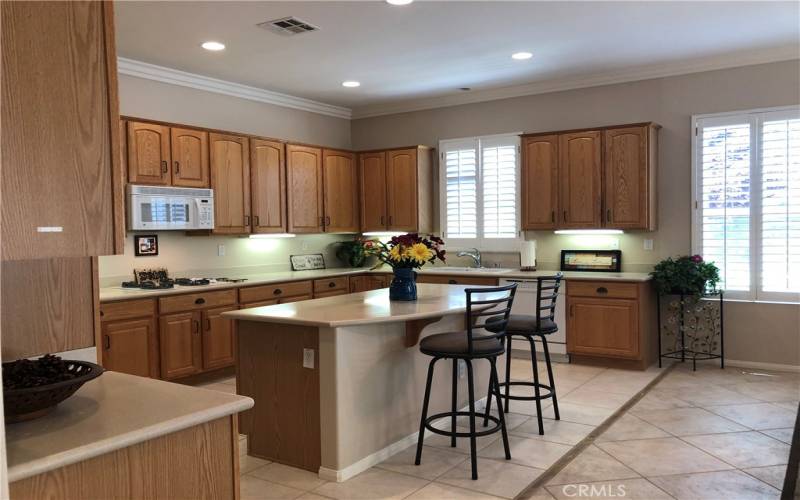 Corian Kitchen Countertops and Breakfast Bar