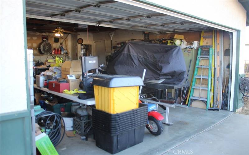 Garage w/ dinning room door entry