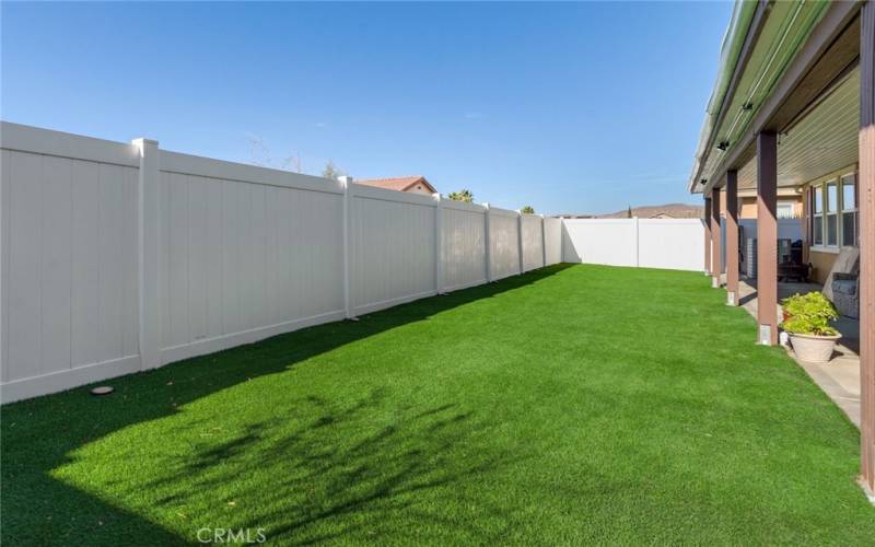 Vinyl Fencing and Low Maintenance Backyard