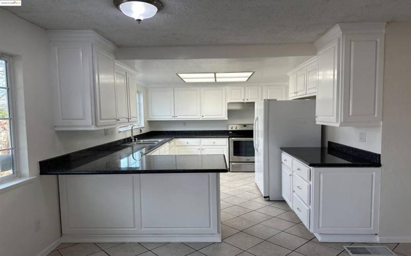 Kitchen Counter Tops & Upper Cabinets