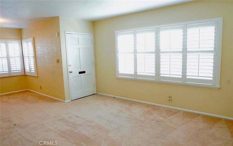 Living room/dining room