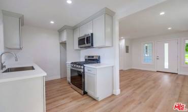 8356 Kittyhawk Avenue, Los Angeles, California 90045, 1 Bedroom Bedrooms, ,1 BathroomBathrooms,Residential Lease,Rent,8356 Kittyhawk Avenue,25478363