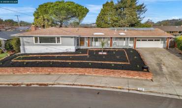 210 Sequoyah View Dr, Oakland, California 94605, 3 Bedrooms Bedrooms, ,2 BathroomsBathrooms,Residential,Buy,210 Sequoyah View Dr,41081593