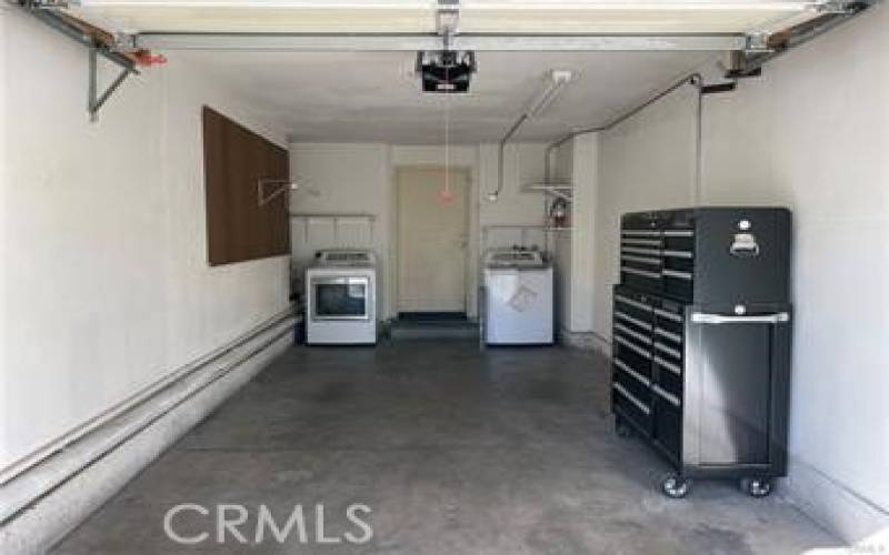 Garage with Washer/Dryer HOOKUPS! (washer/dryer NOT included!)