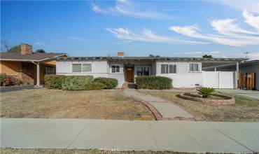 19531 Gilmore Street, Reseda, California 91335, 3 Bedrooms Bedrooms, ,2 BathroomsBathrooms,Residential,Buy,19531 Gilmore Street,SR25005057