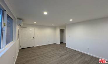 1146 1/4 S Wooster Street, Los Angeles, California 90035, 1 Bedroom Bedrooms, ,1 BathroomBathrooms,Residential Lease,Rent,1146 1/4 S Wooster Street,25478267