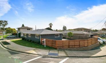 31005 Chicoine Avenue, Hayward, California 94544, 3 Bedrooms Bedrooms, ,2 BathroomsBathrooms,Residential,Buy,31005 Chicoine Avenue,ML81982376