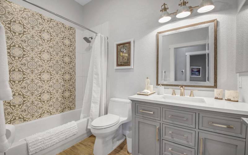 22 BATHROOM MLS SIZE