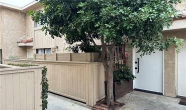 9834 Sepulveda Blvd 112, North Hills, California 91343, 2 Bedrooms Bedrooms, ,1 BathroomBathrooms,Residential,Buy,9834 Sepulveda Blvd 112,GD24204425