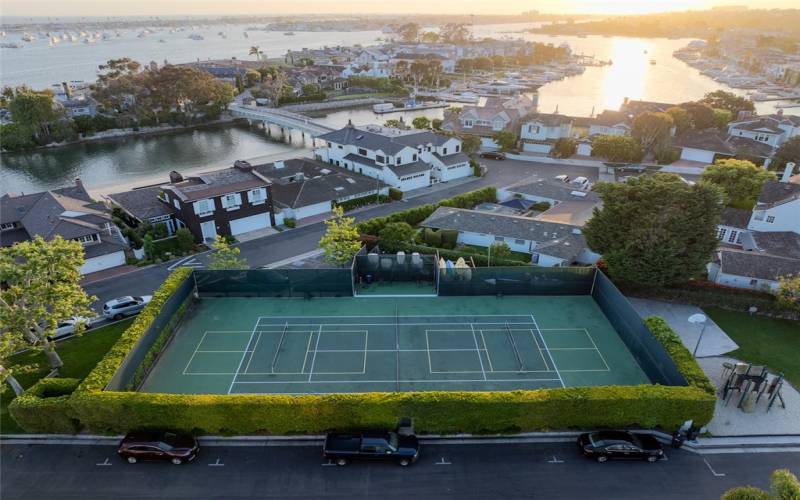 Tennis & 2 Pickleball Courts