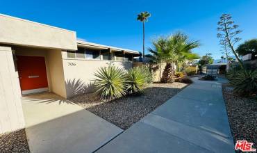 706 E Vista Chino, Palm Springs, California 92262, 2 Bedrooms Bedrooms, ,Residential,Buy,706 E Vista Chino,24467521