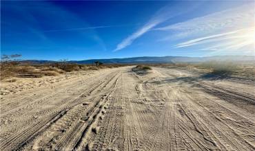 0 Visalia Avenue, Lucerne Valley, California 92356, ,Land,Buy,0 Visalia Avenue,HD25005470