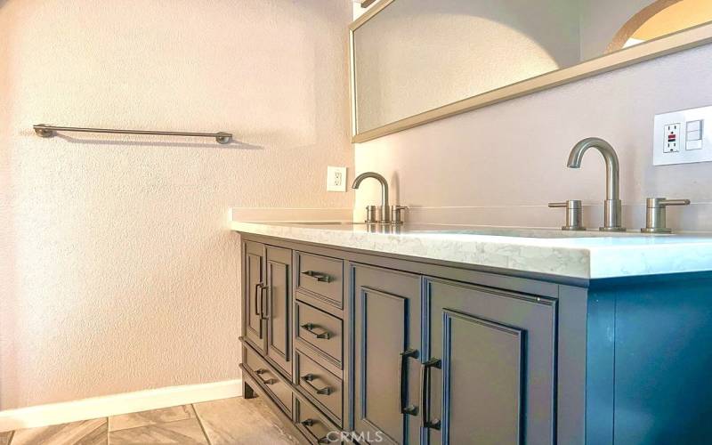 Double sink vanity