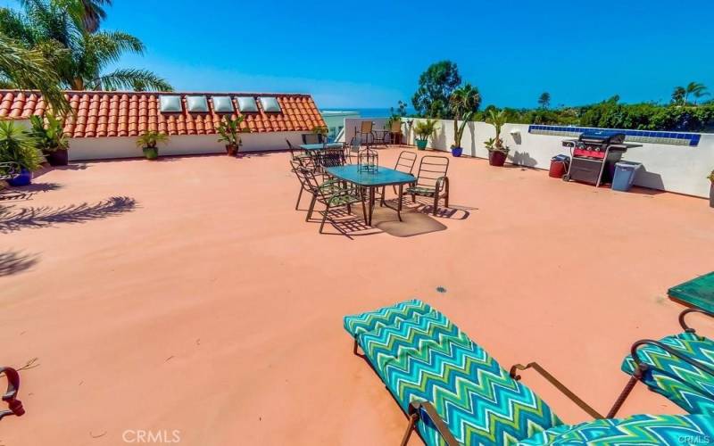 Community Rooftop Deck with Ocean Views