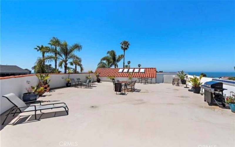 Community Rooftop Deck with Ocean Views