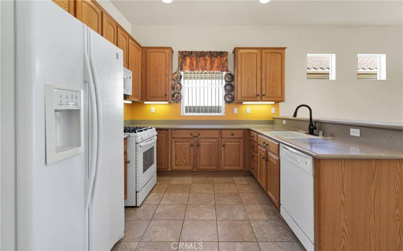 Large kitchen with all appliances included