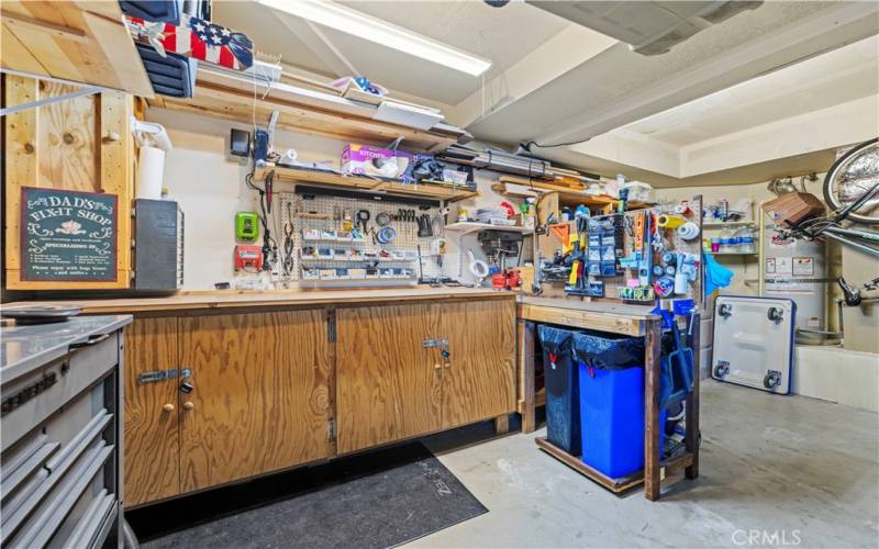 Bonus Area or Workshop in Garage