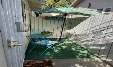 22731 Burbank, Woodland Hills, California 91367, 1 Bedroom Bedrooms, ,1 BathroomBathrooms,Residential Lease,Rent,22731 Burbank,SR25006796