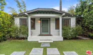 636 Brooks Avenue, Venice, California 90291, 2 Bedrooms Bedrooms, ,1 BathroomBathrooms,Residential Lease,Rent,636 Brooks Avenue,25479563