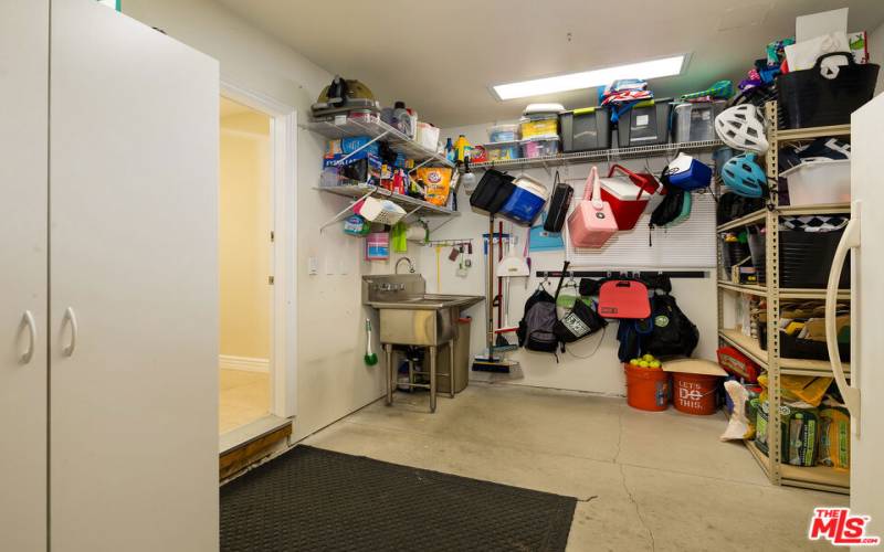 mud room/storage room