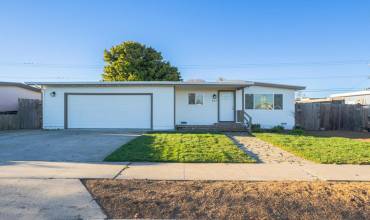 827 Lemos Avenue, Salinas, California 93901, 3 Bedrooms Bedrooms, ,2 BathroomsBathrooms,Residential,Buy,827 Lemos Avenue,ML81989955