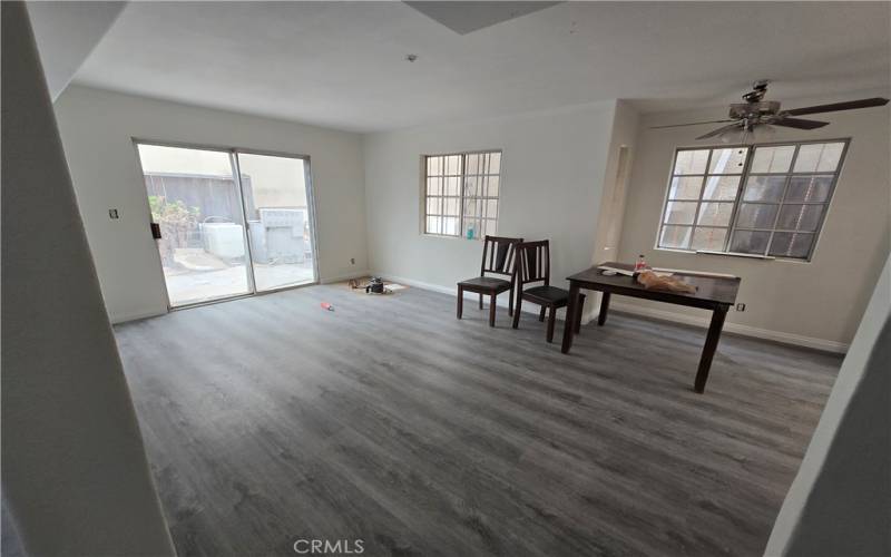 dinning room sliding doors to back yard