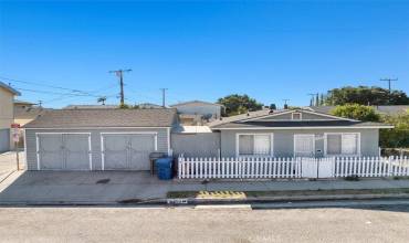 3850 W 130th Street, Hawthorne, California 90250, 2 Bedrooms Bedrooms, ,1 BathroomBathrooms,Residential,Buy,3850 W 130th Street,SB25005178