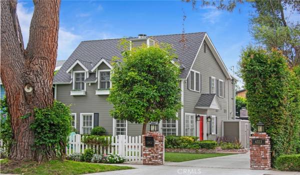 Cape Cod home on quiet street