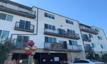 11442 Victory Boulevard 305, North Hollywood, California 91606, 3 Bedrooms Bedrooms, ,2 BathroomsBathrooms,Residential Lease,Rent,11442 Victory Boulevard 305,SR24127059