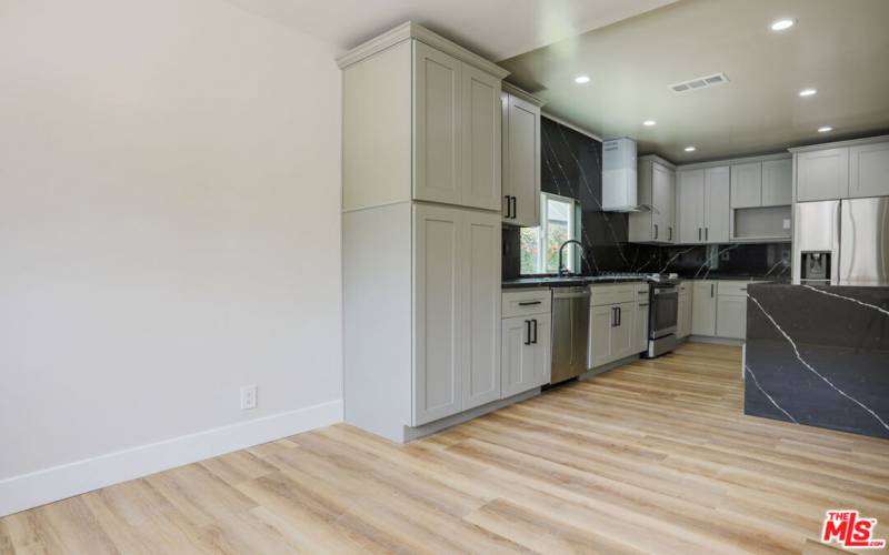 Breakfast area + Kitchen