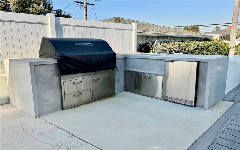 Built in backyard barbeque and refridgerator