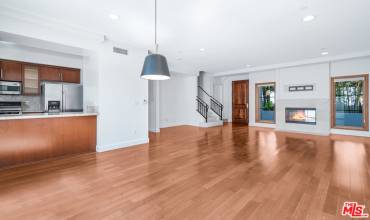 1520 16Th Street 4, Santa Monica, California 90404, 2 Bedrooms Bedrooms, ,3 BathroomsBathrooms,Residential Lease,Rent,1520 16Th Street 4,25481277