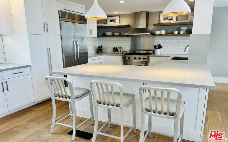 Full stocked kitchen